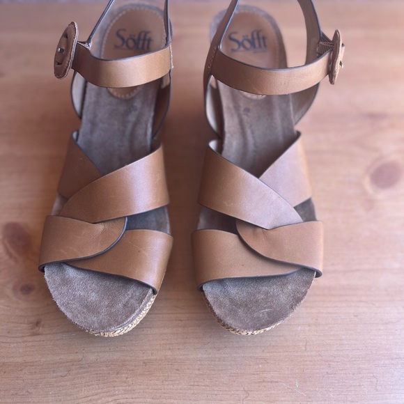 Sofft Women's Brown Leather Sandals - Picture 1 of 7